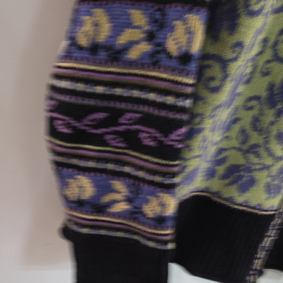 Floral Patterned Zip-Up Cardigan - Picture 4 of 6